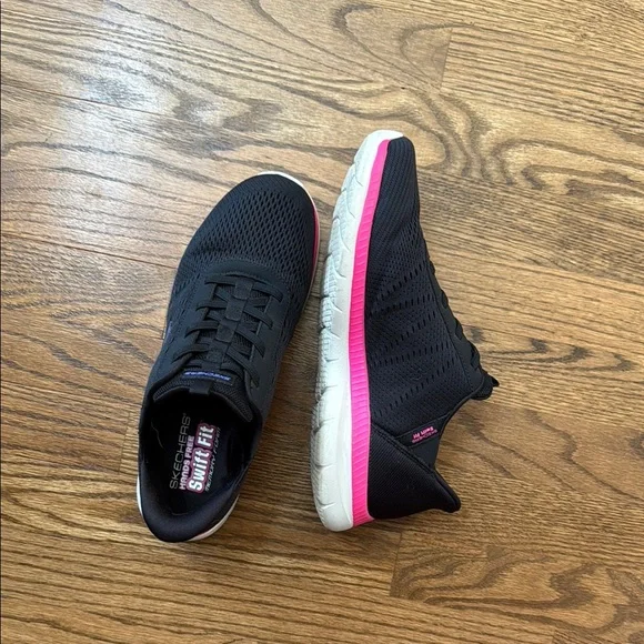 Skechers Black and Pink swift fit sneakers - Picture 1 of 6